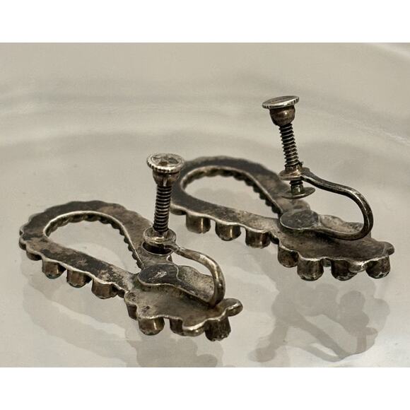 Vintage Zuni Sterling Petit Point Turquoise Flower/Hoop Screw Back Earrings - Picture 4 of 6